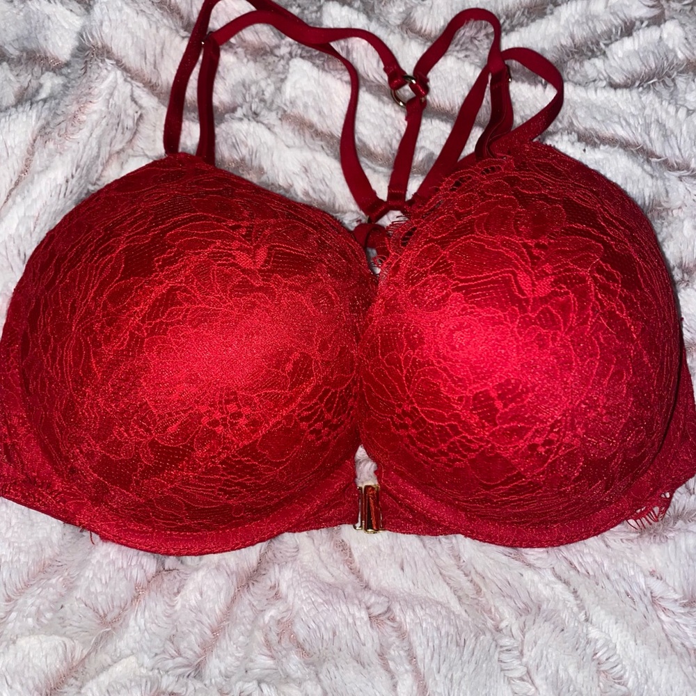 BOMBSHELL Victoria’s Secret lace bra *adds 2 cups* size 34D